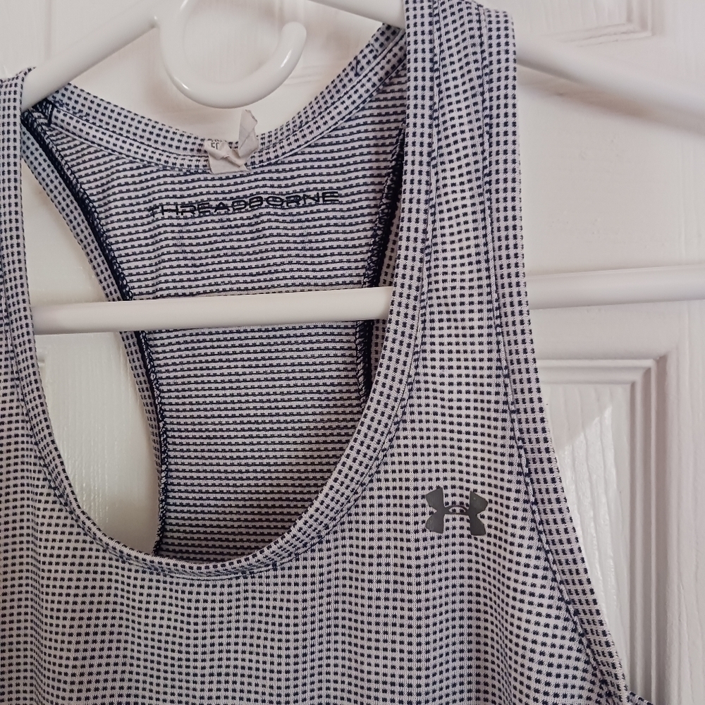 UNDER ARMOUR RACER BACK TOP - Picture 2 of 3